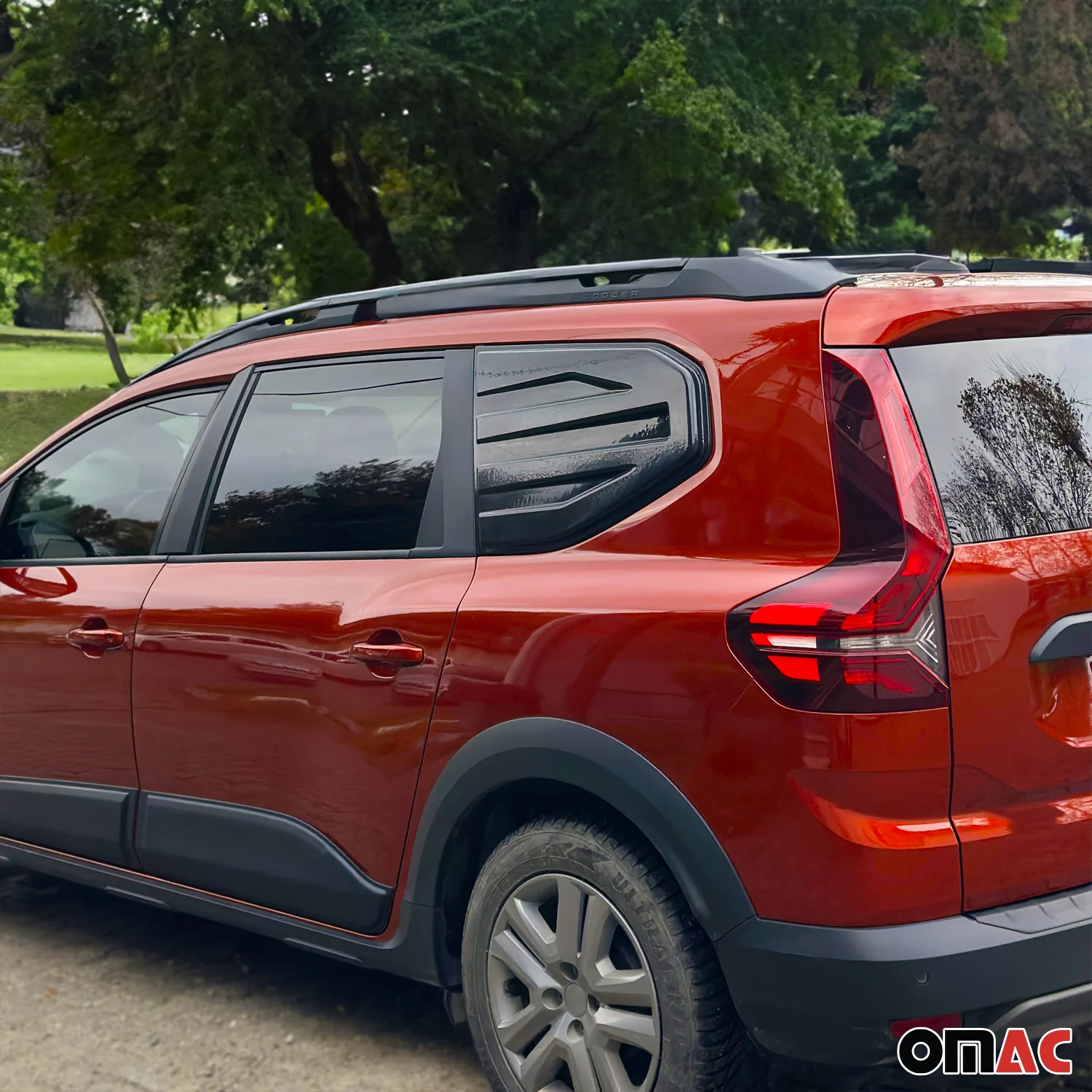 Heckfenster Verkleidung für Dacia Jogger 2022-2026 MPV Schwarz 2 tlg - Image 6