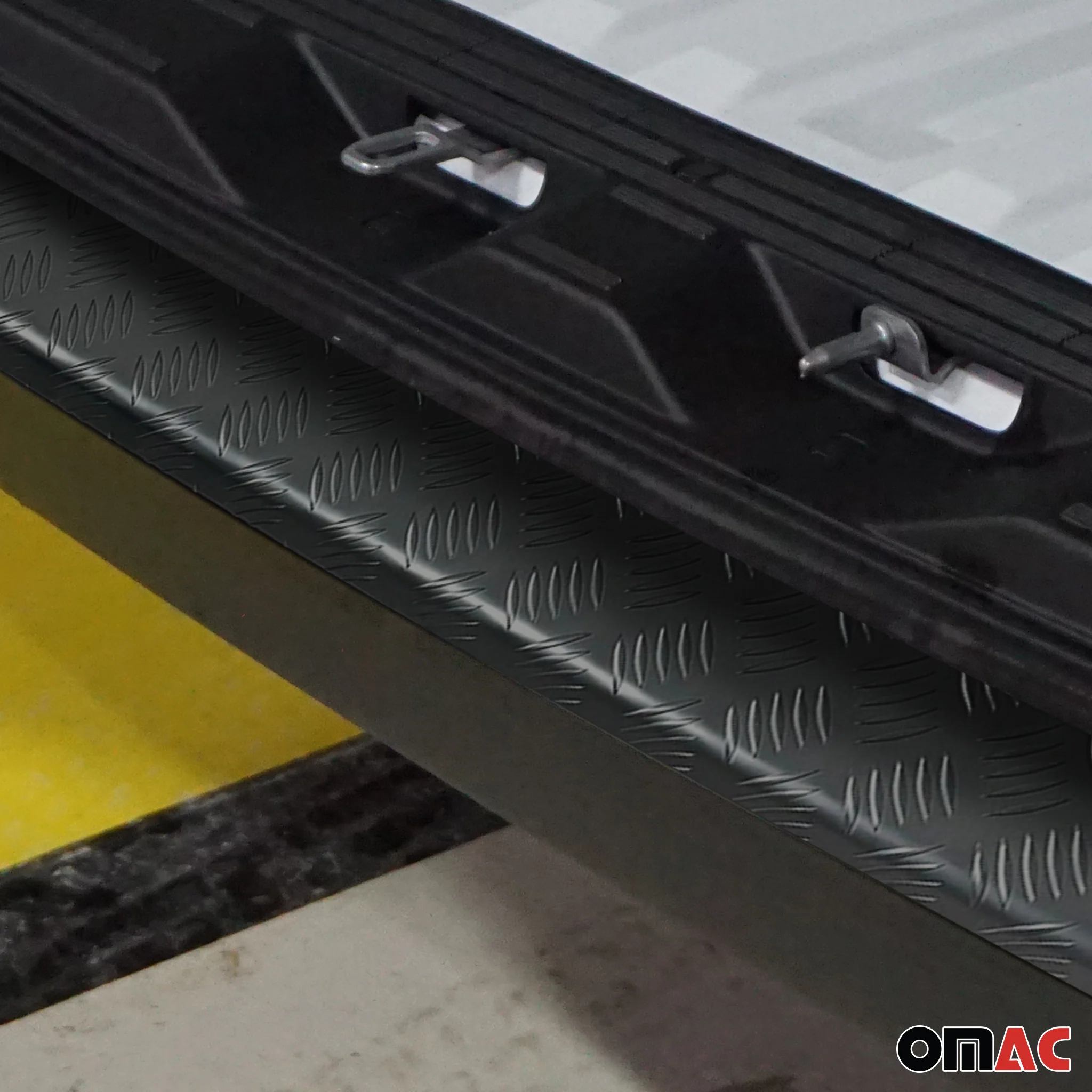 Ladekantenschutz Stoßstange für Mercedes Sprinter W907 2018-2026 Alu Schwarz - Image 3