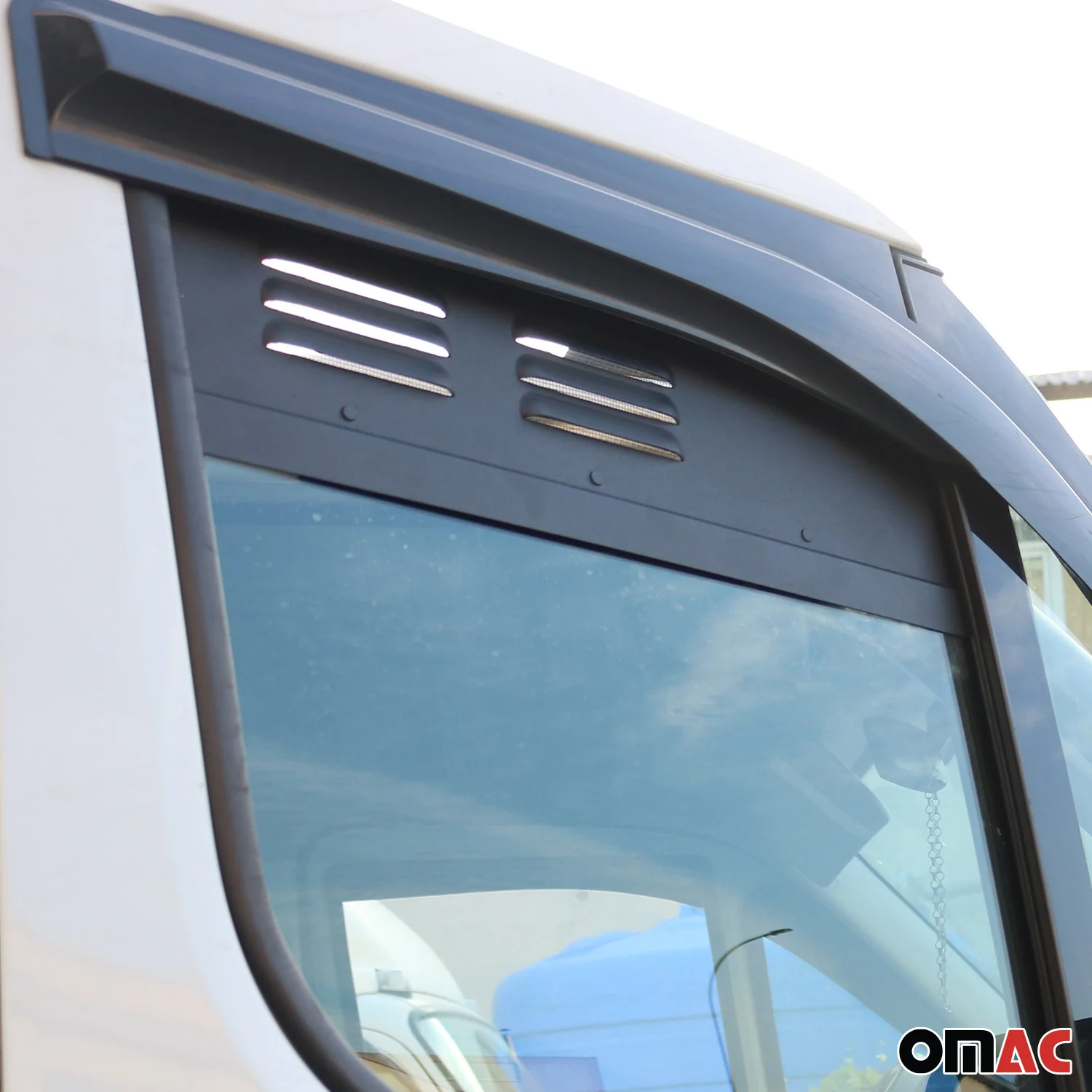 Lüftungsgitter Be & Entlüftung für Iveco Daily 2014-2026 Aluminium Schwarz 2tlg - Image 4